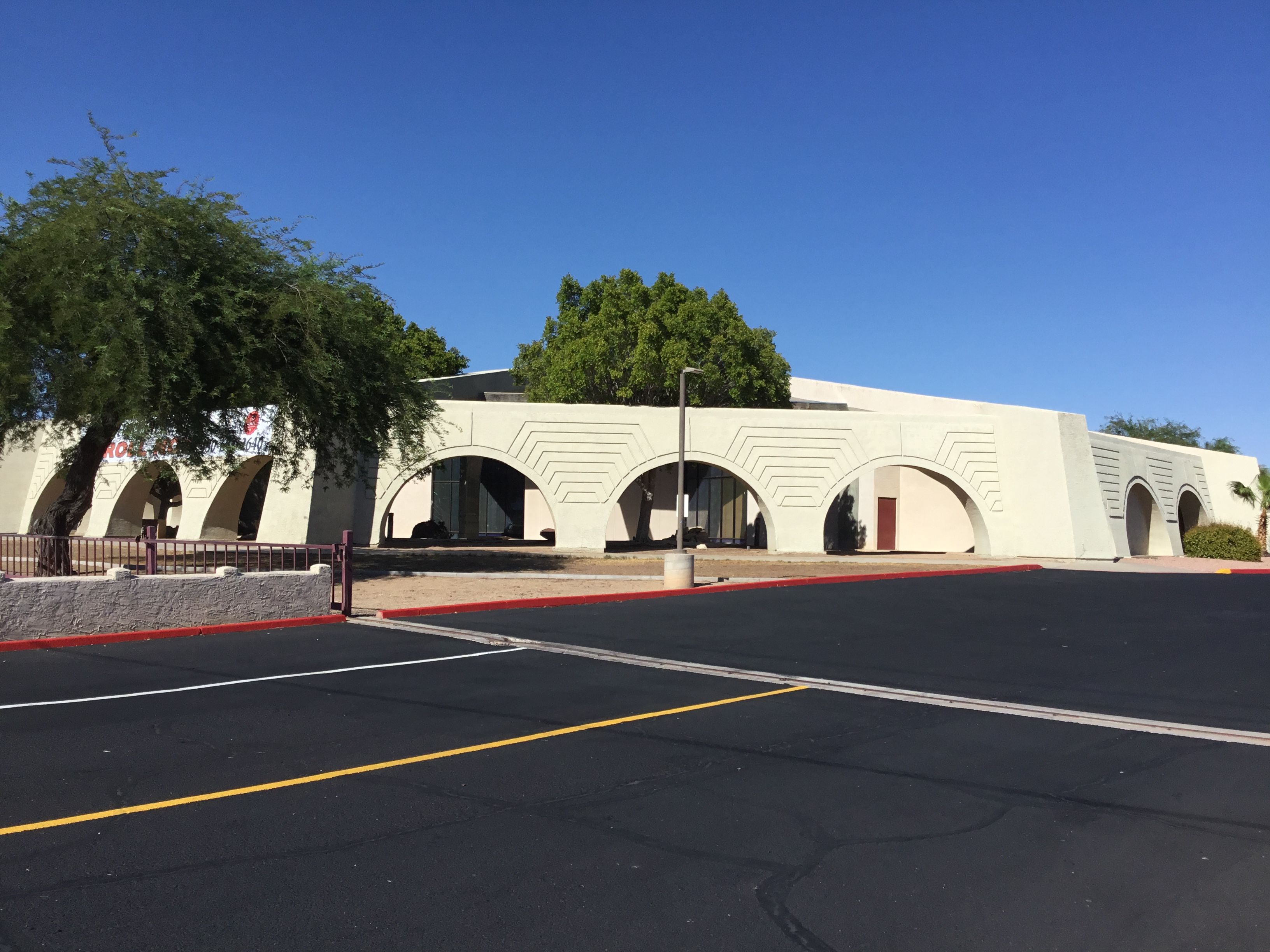 Shell Commercial GLENDALE WORSHIP FACILITY FOR LEASE